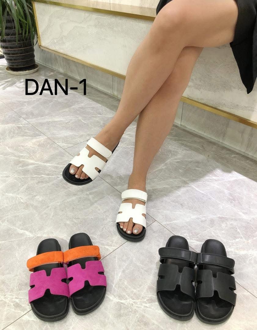 Hermes flat slippers